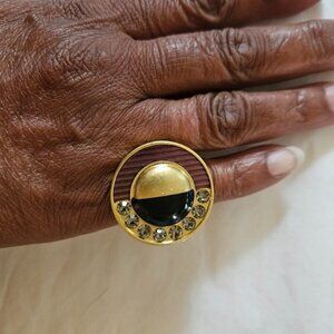 Vintage Art Deco Medallion Thick Goldtone Statement Ring Size 6